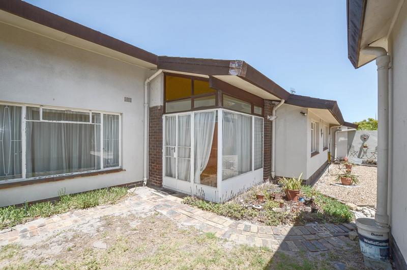 4 Bedroom Property for Sale in Parow North Western Cape